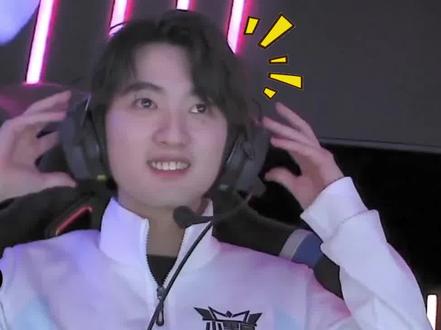 Rookie：Qingtian那波1v3挺帅的，我们五个人会为冠军而努力