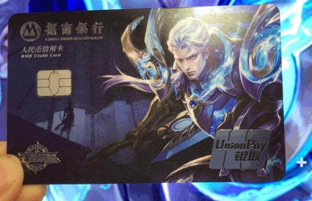 鹅展现出顽