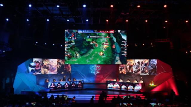 LPL 英雄 Mike Crazy： 新年快乐！ Bilibili Gaming 击溃， Invictus Gaming 团队战斗很精彩