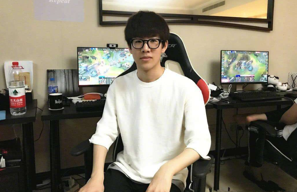 LEC败者组决赛结束了争夺，G2 3-0 FNC晋级决赛